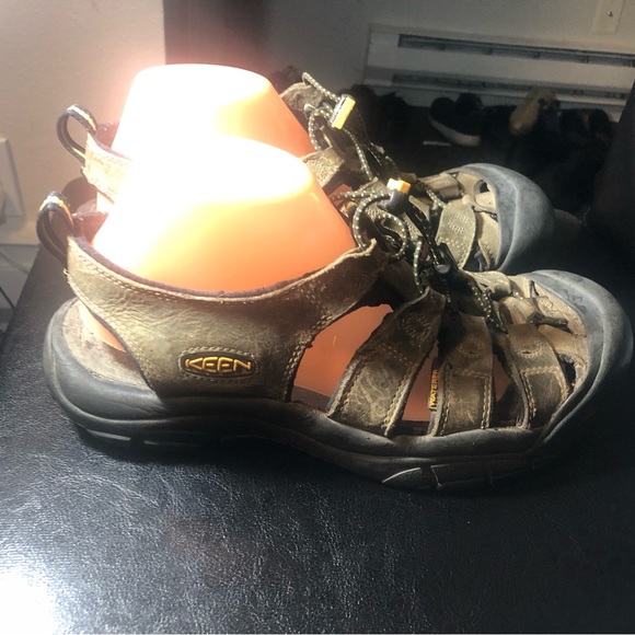 Keen Men’s Olive Yellow Slip On Water Shoes Waterproof Sport Sandals Size 10 - Picture 6 of 15